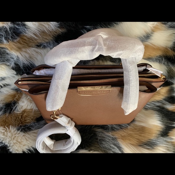 Michael Kors camel brn leather handbag with strap - Picture 3 of 7